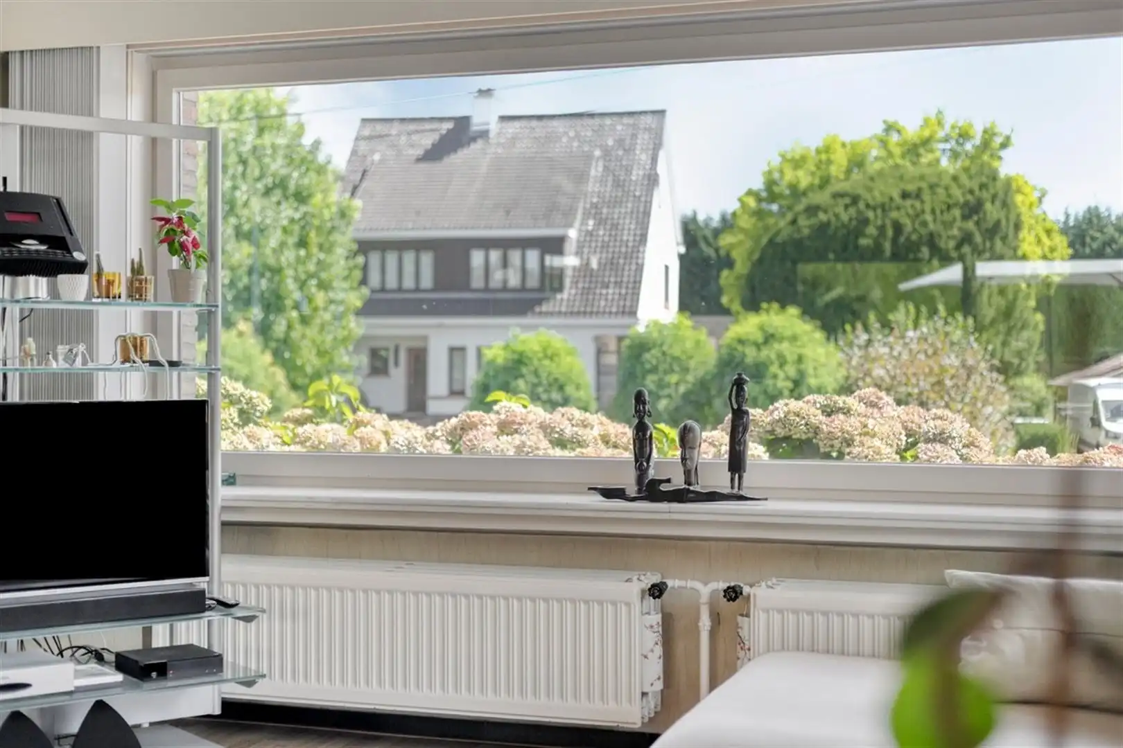Verzorgde woning met zwembad. foto 8