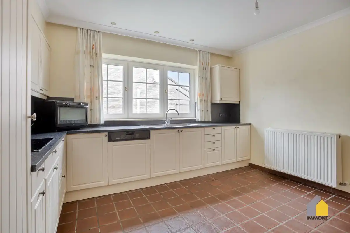 Vrijstaande, statige woning op 7 a 82 ca met 3 slpk en mooie tuin. foto 11