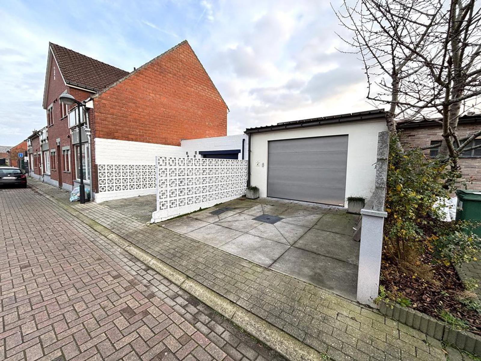 Zeer verzorgde woning met ruime garage en aangelegd terras foto 26