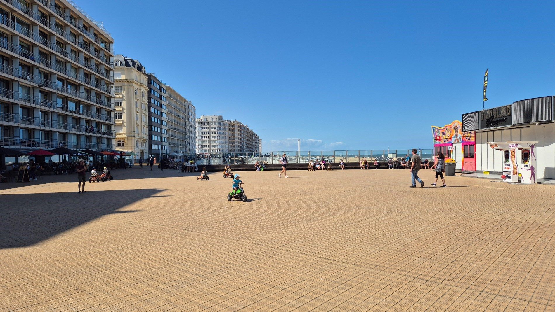 Oostende: (vakantie)appartement 40m2 met frontaal zeezicht foto 6