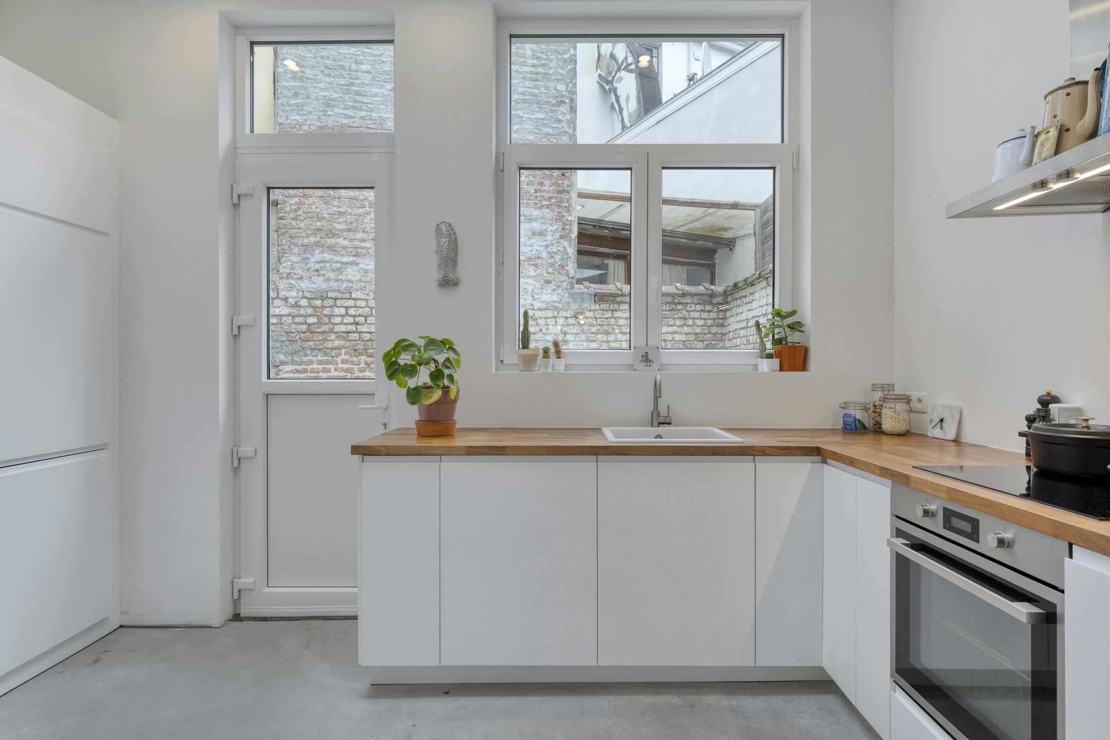 Instapklare woning te koop in Molenbeek! foto 6