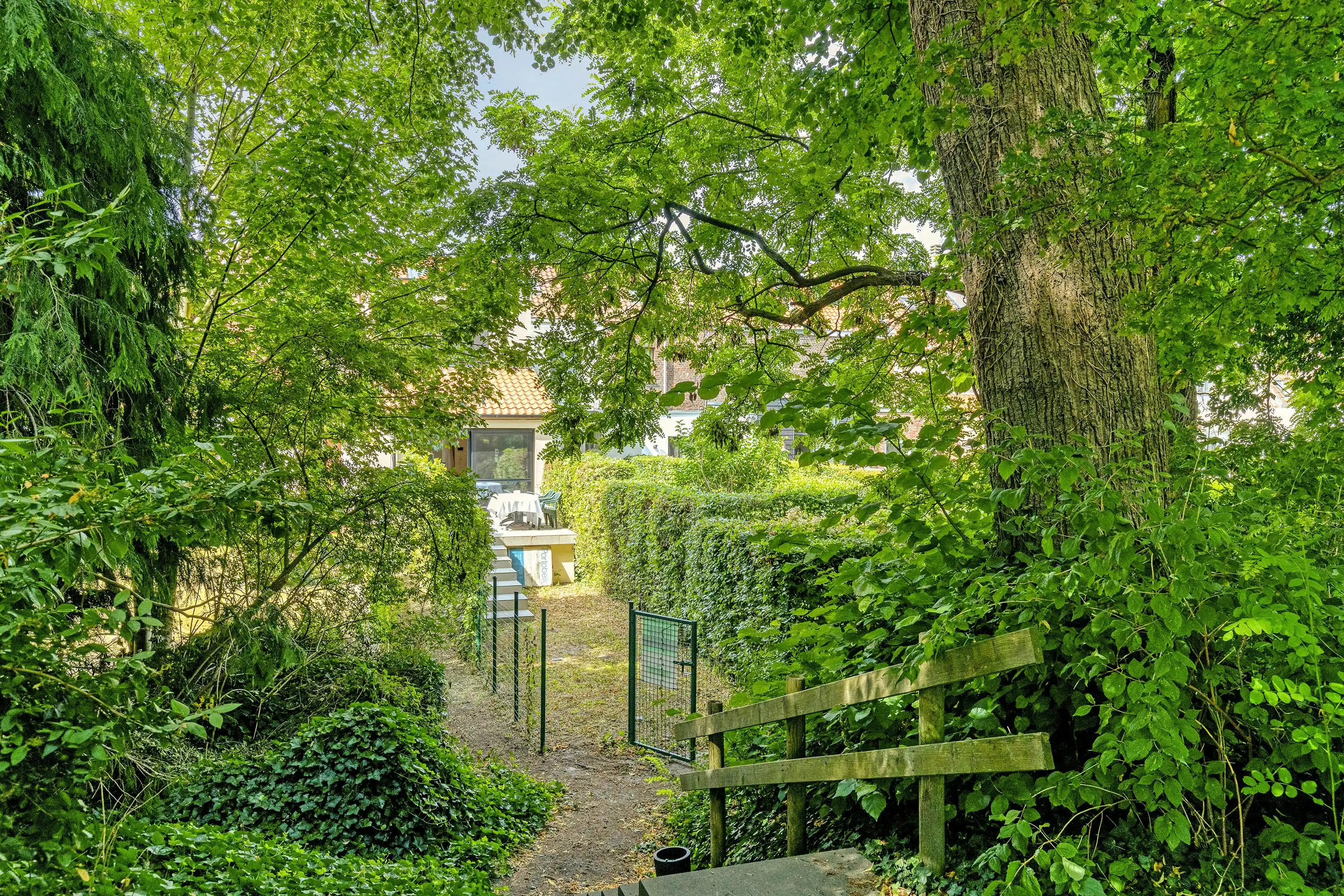 Gerenoveerde stadswoning met stadstuin aan de Brugse Vesten foto 8