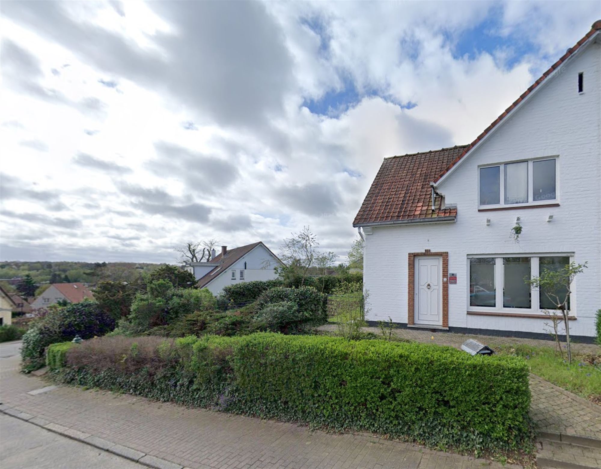 Huis met 2 slaapkamers en grote tuin foto 1