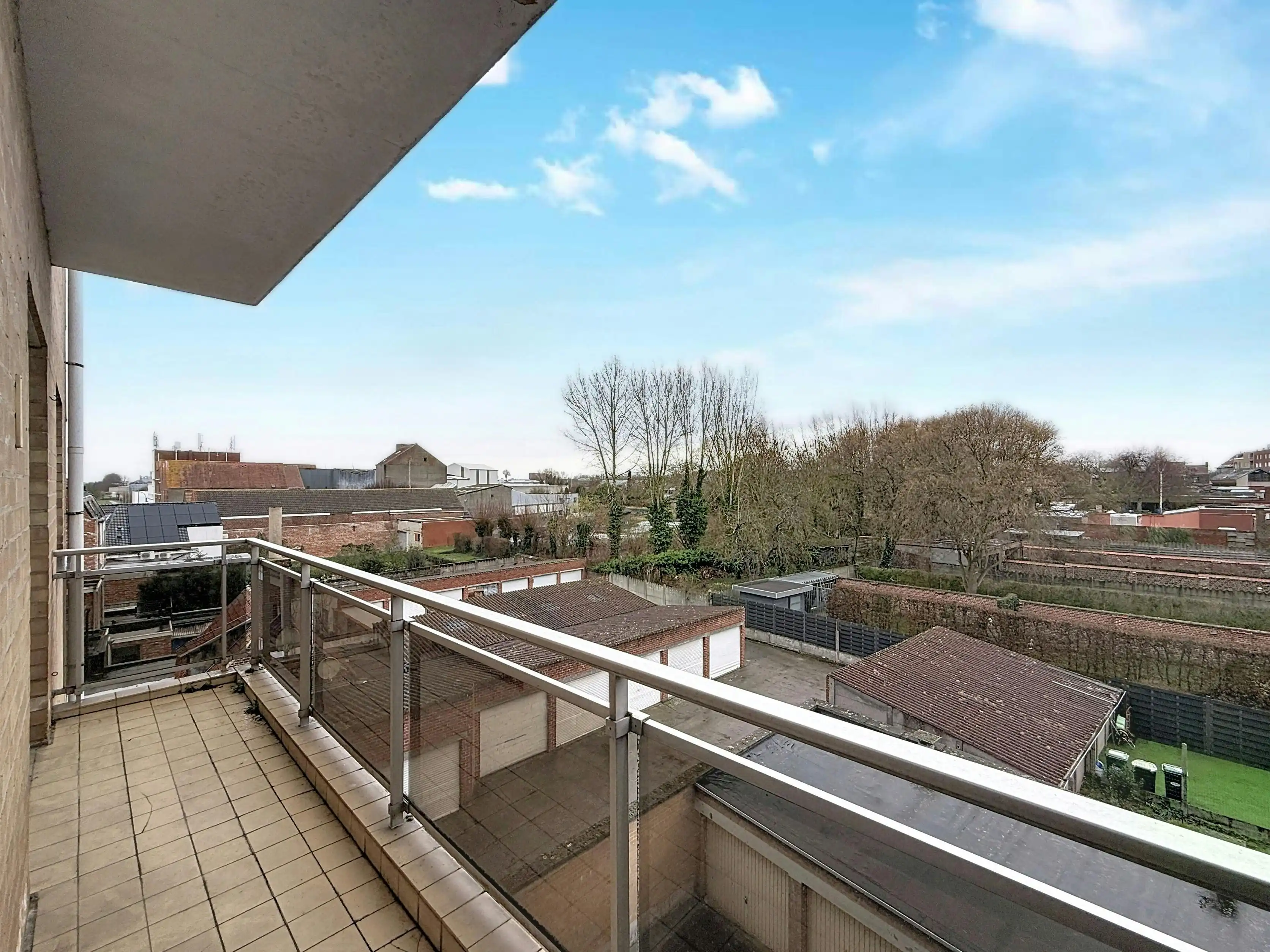 Appartement met drie kamers en garage te koop in Ieper foto 11