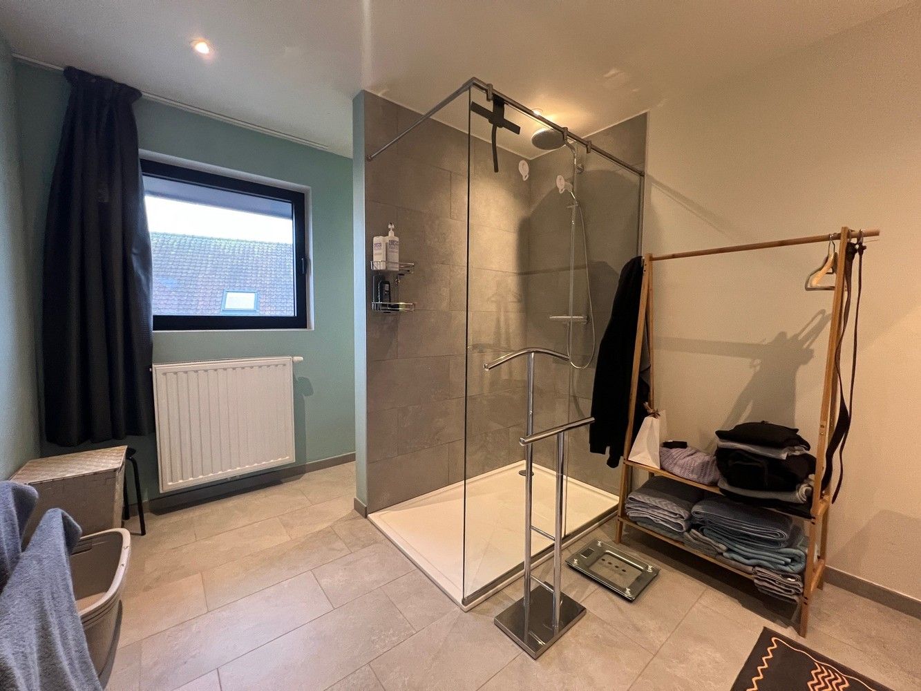 Recente nieuwbouwwoning met 3 slaapkamers en garage. foto 7