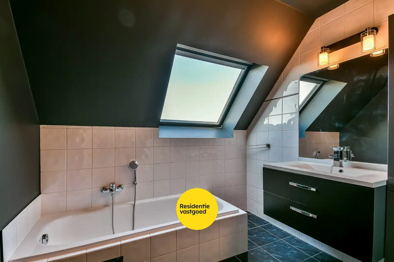 Instapklaar duplex appartement in centrum Oudenburg foto 10