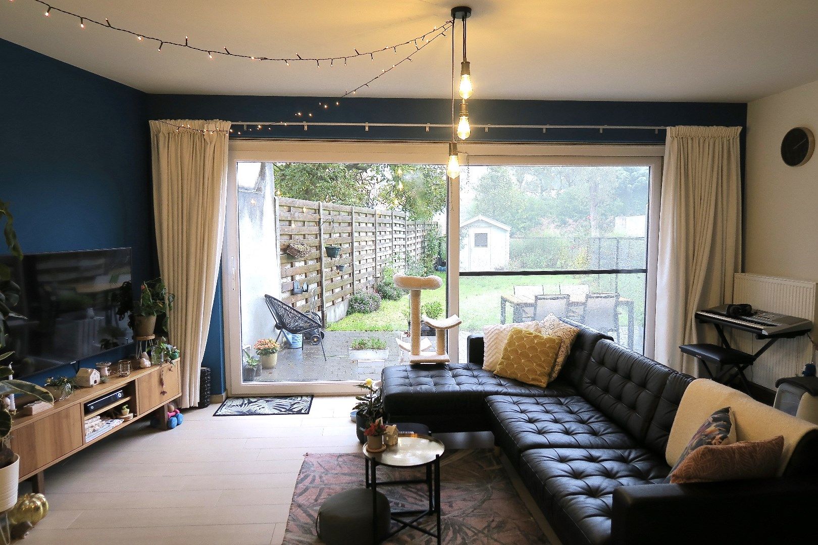 Bijna-nieuwbouw gelijkvloers appartement met tuin. foto 4