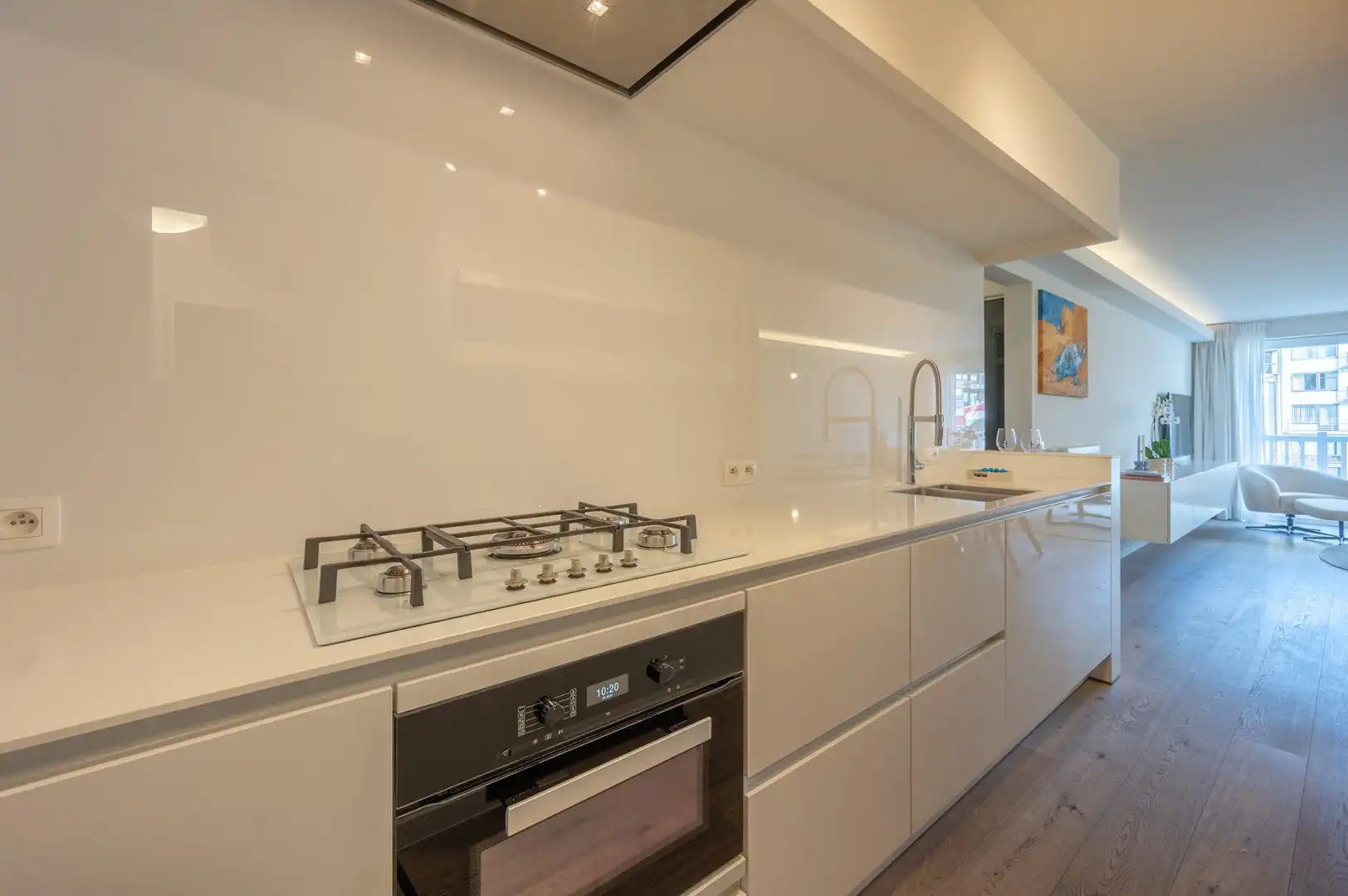 Lichtrijk 2-slaapkamer appartement met open zicht over het Abraham Hansplein. foto 15