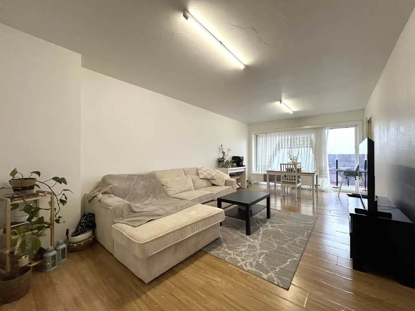 Op te frissen 1-slaapkamerappartement met autostaanplaats en kelder foto 3