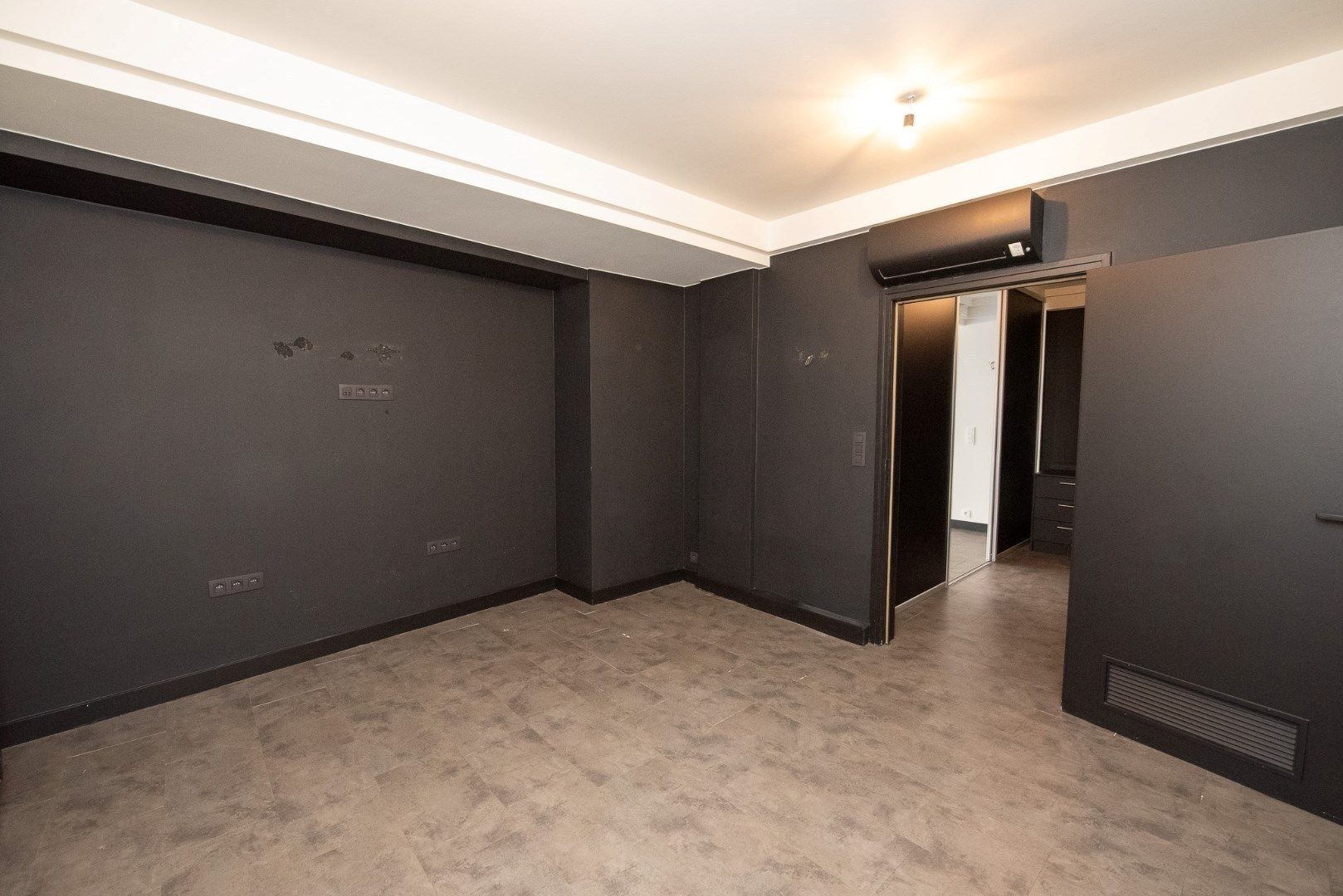 Ruime winkelruimte te huur in het centrum van Nazareth, ideaal voor diverse doeleinden! foto 6