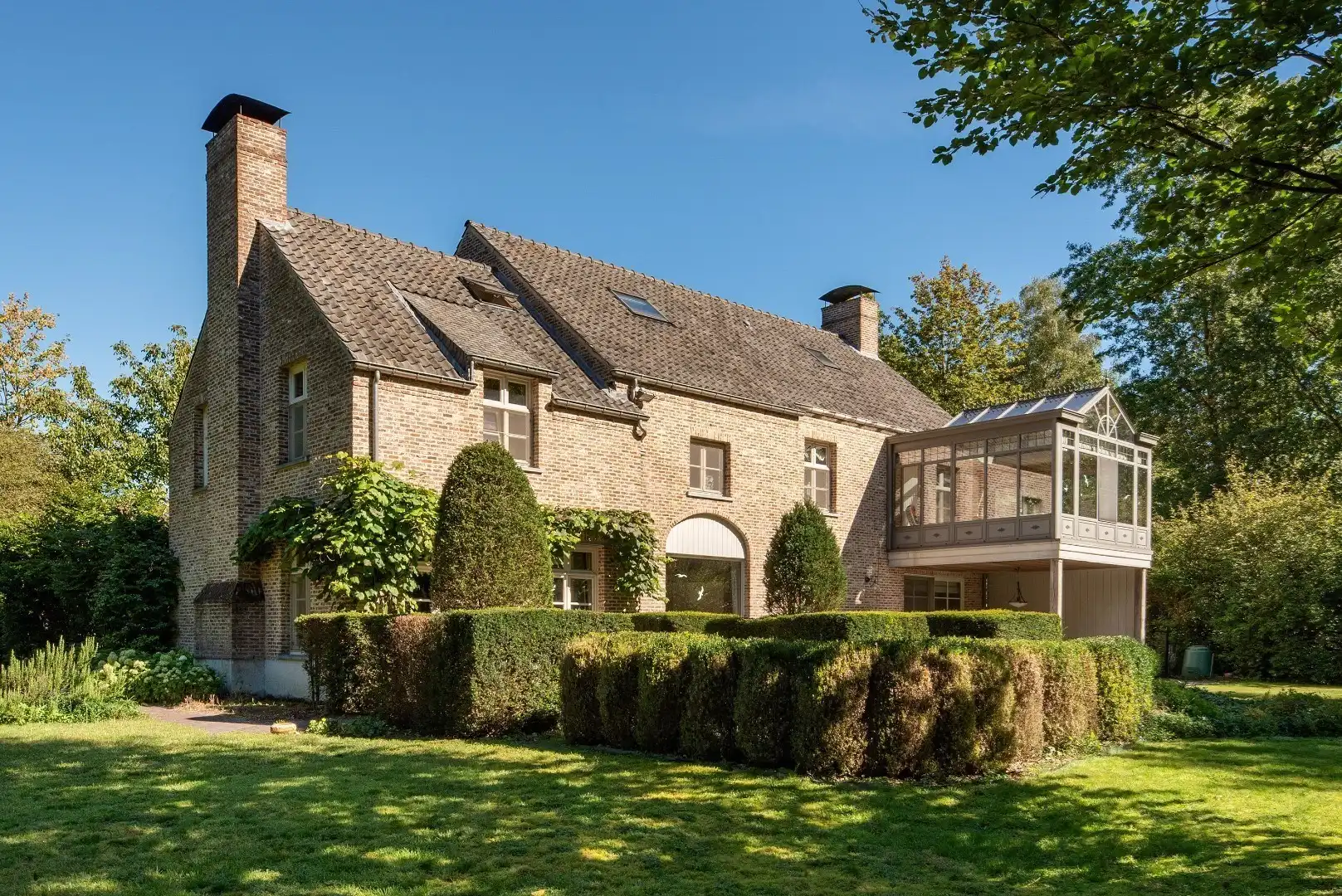 Exclusieve Villa op perceel van 3675 m² ook als Kangoeroe woning foto 2