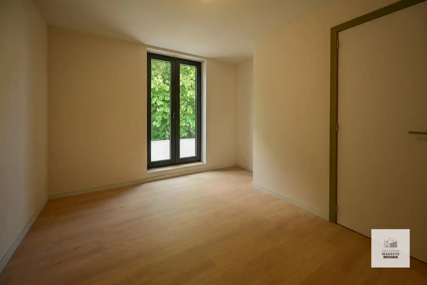 Moderne en energiezuinig nieuwbouw met 4 slaapkamers, tuin en garage foto 15