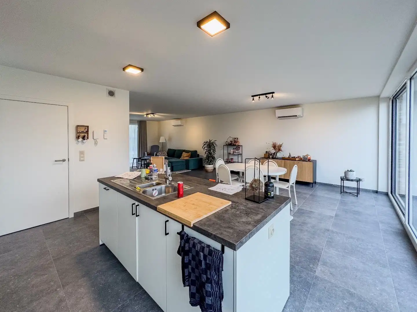 Prachtige nieuwbouwwoning met 3 slaapkamers, carport en tuin met tuinberging. foto 10