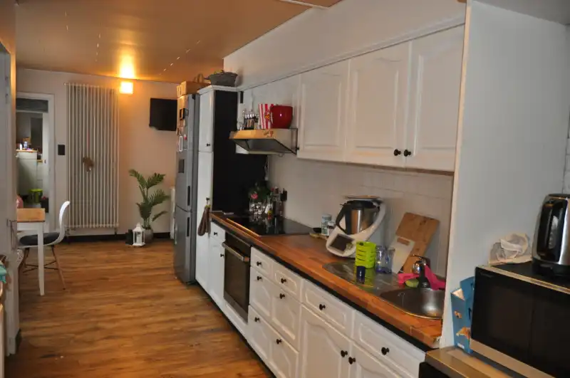 Mooi afgewerkte hoekwoning met 4 slaapkamers en uitgerust met zonnepanelen. foto 7