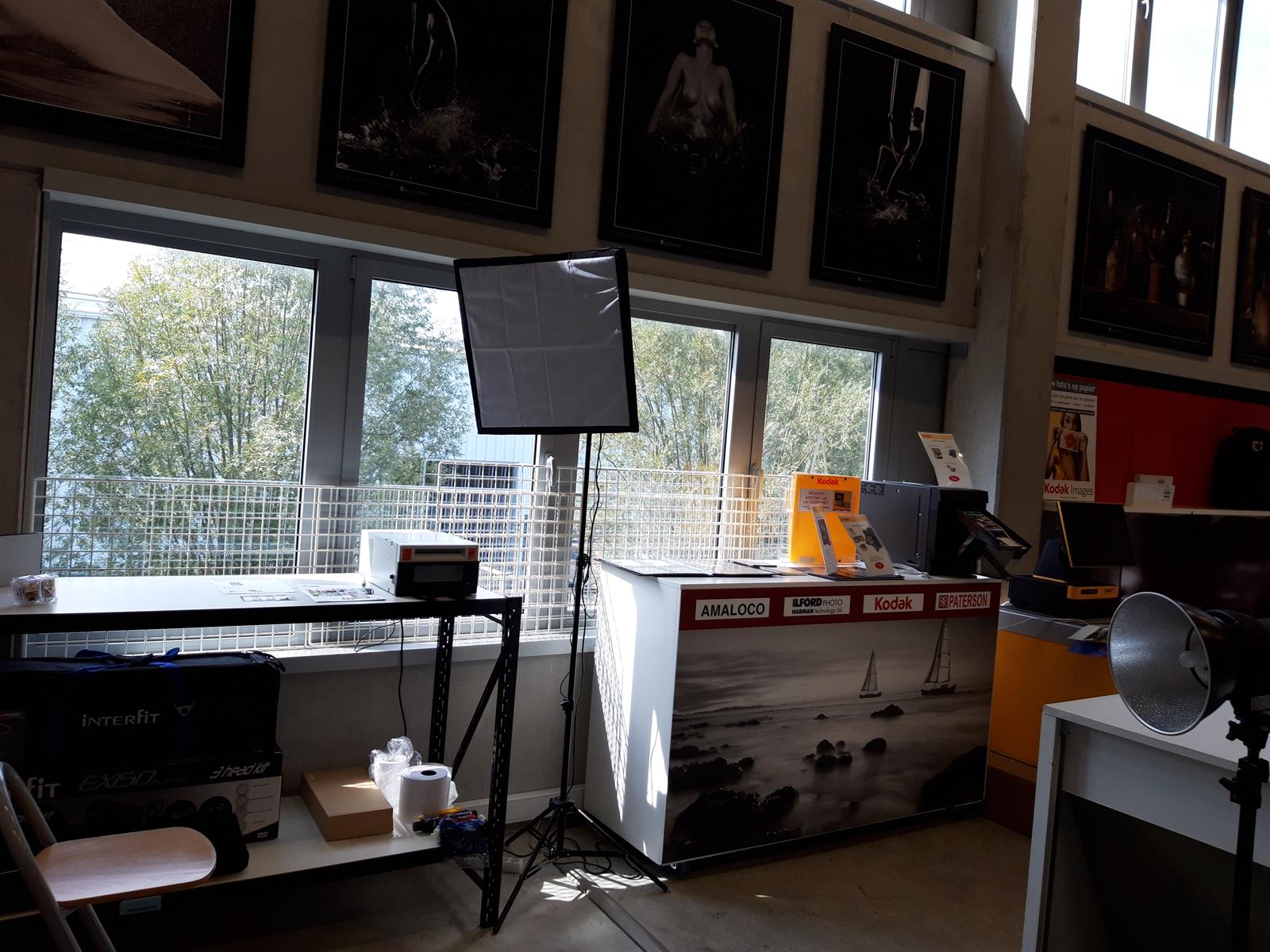 Magazijn, kantoren en toonzaal te huur in Aartselaar foto 7