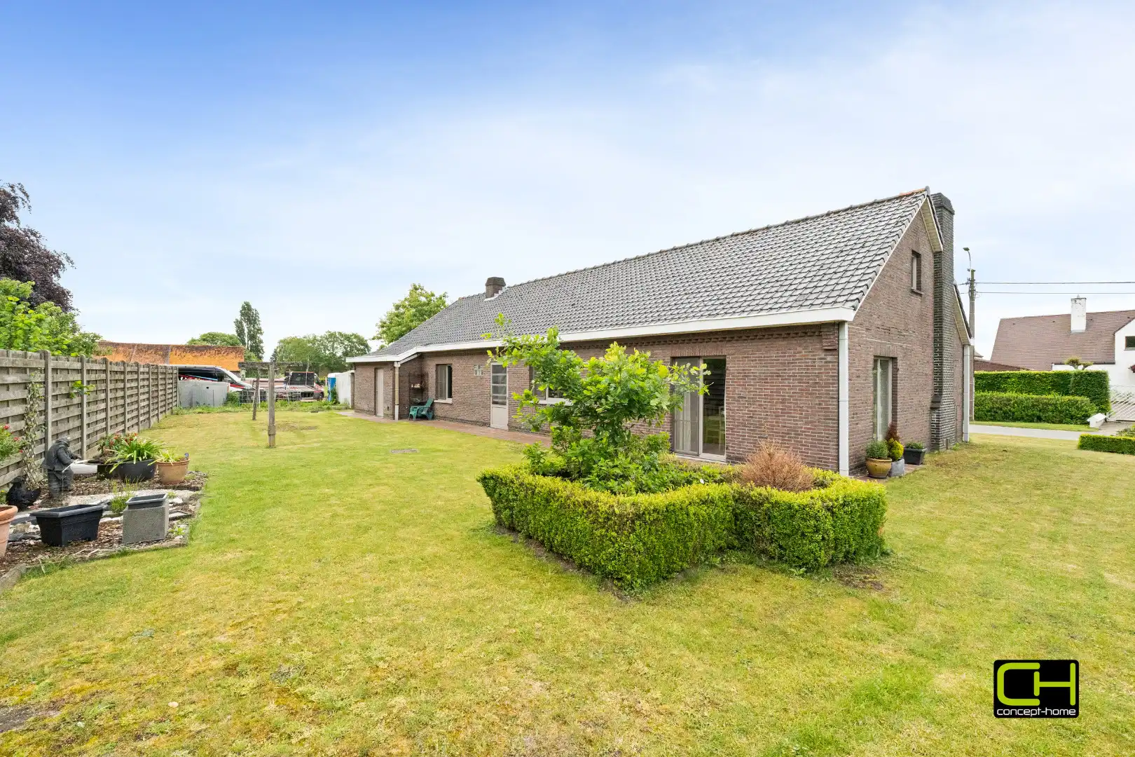 Woning/ bungalow te koop op een mooi perceel grond te Lievegem foto 17