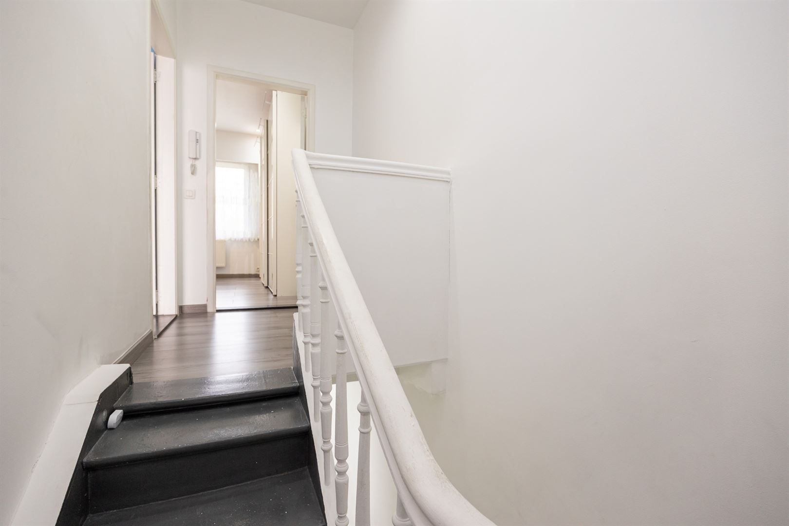 Compact comfort met zonnige tuin in Merksem

 foto 14