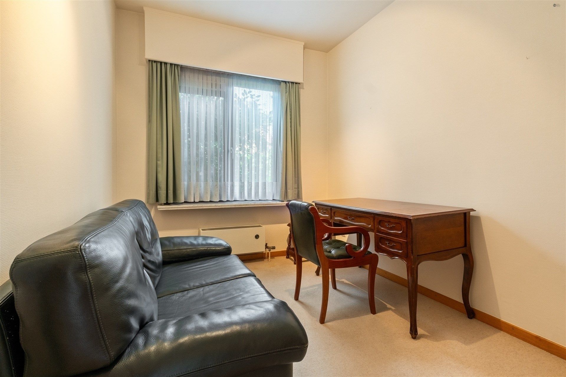 Goed onderhouden, ruime bungalow op 594m² grond foto 11