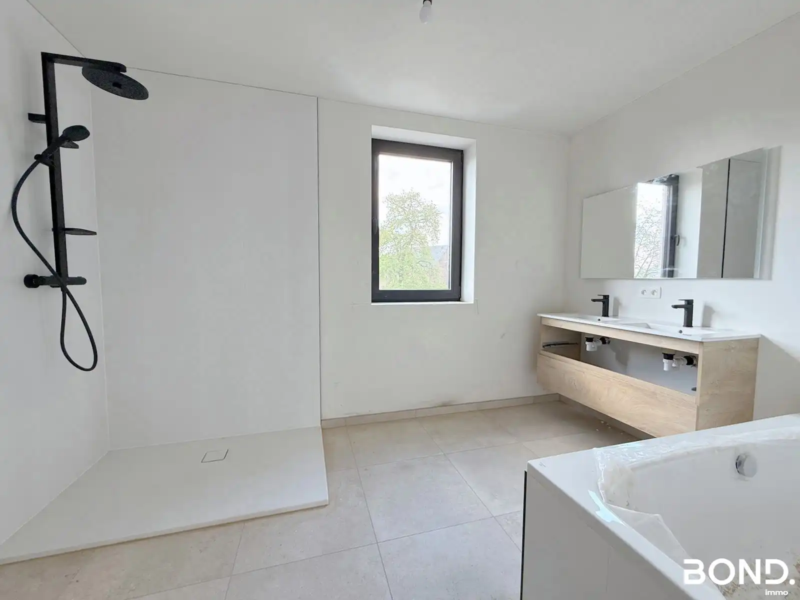 Instapklare nieuwbouwwoning op gunstige locatie!  foto 7