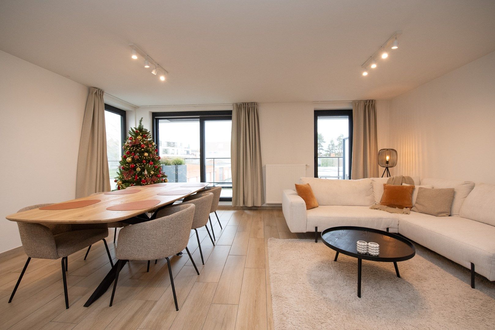 Prachtig nieuwbouwappartement  TE HUUR vlakbij park Baron Casier te Waregem.  foto 3