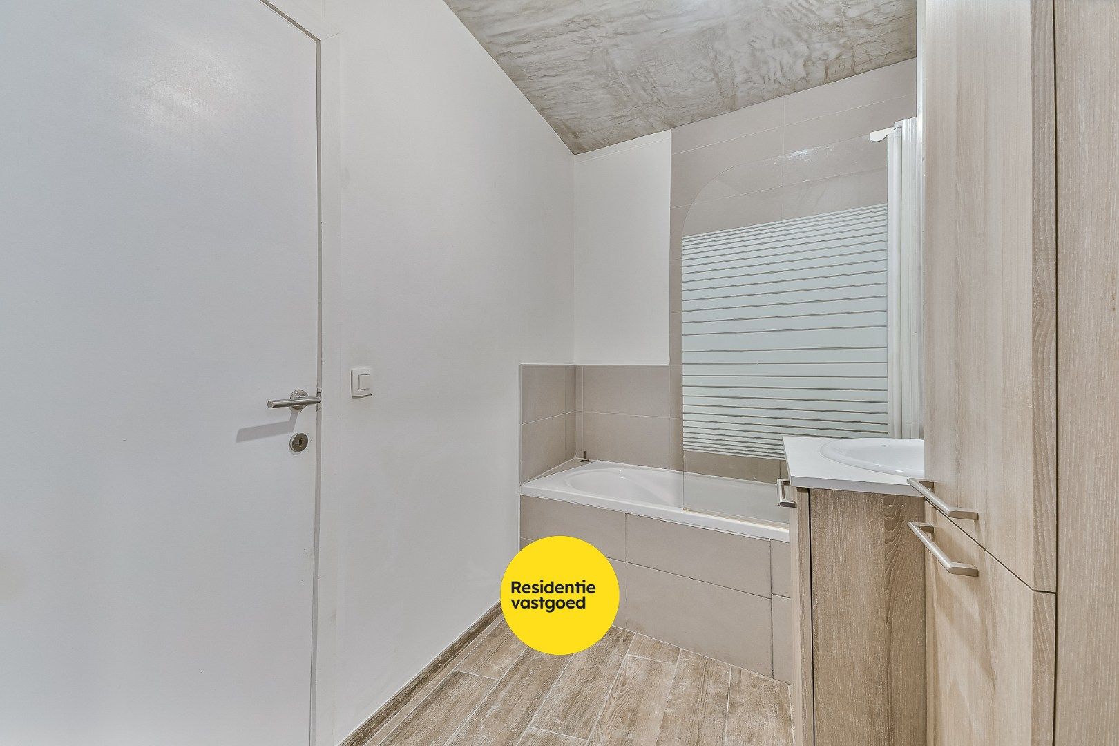 Gerenoveerd instapklaar gelijkvloers appartement met 3 kamers te huur in Westkerke (Oudenburg) foto 12