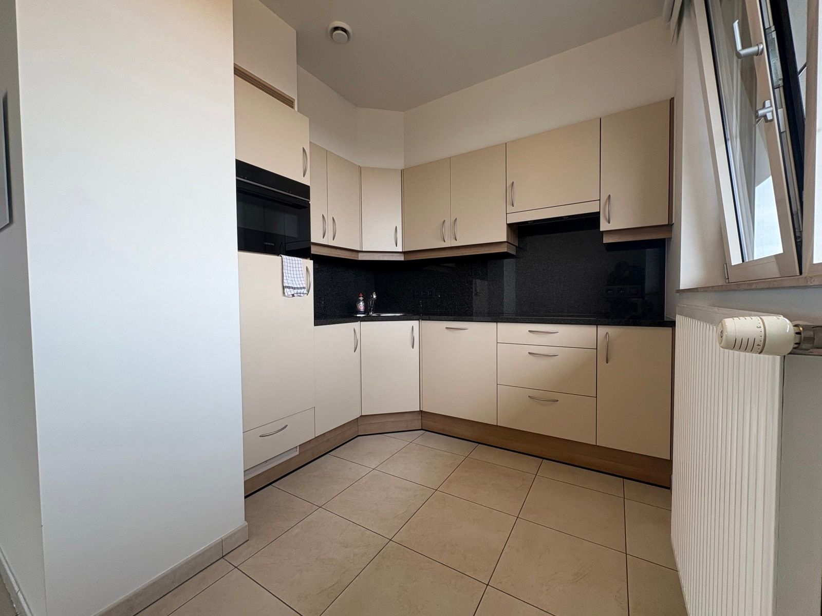 Ruim appartement in het centrum van Bree foto 5
