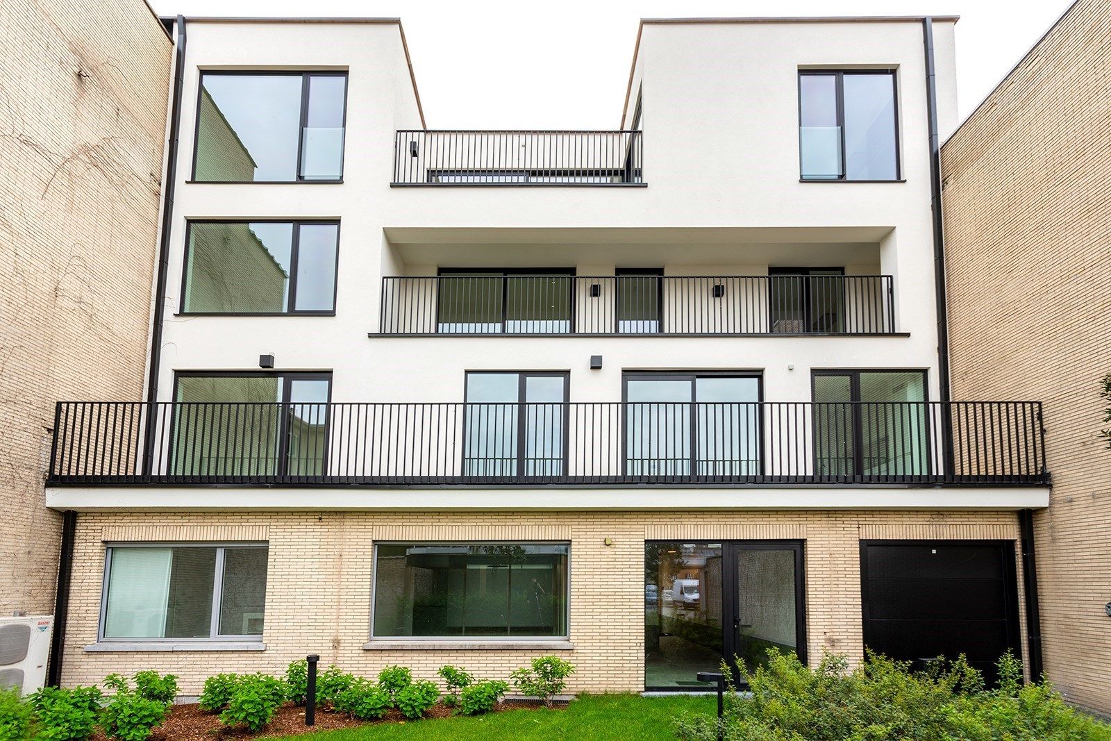 Luxueus energiezuinig project “De Waterhoen” foto {{pictureIndex}}