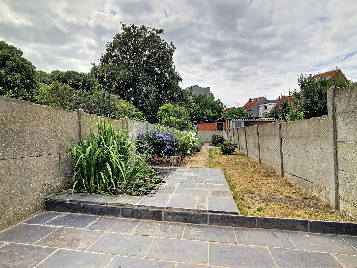 Centraal gelegen stadswoning met drie slaapkamers en aangename stadstuin – EPC 335 kWh/m² - bewoonbare oppervlakte 92 m²  foto 10