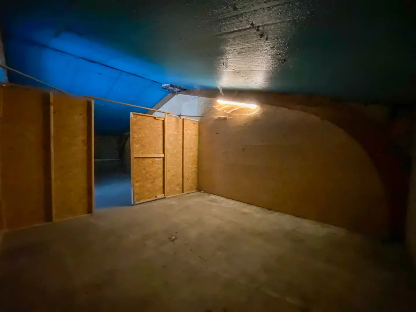 Diverse opslagplaatsen (boxen van 25m2) nabij het centrum van Diksmuide foto 8