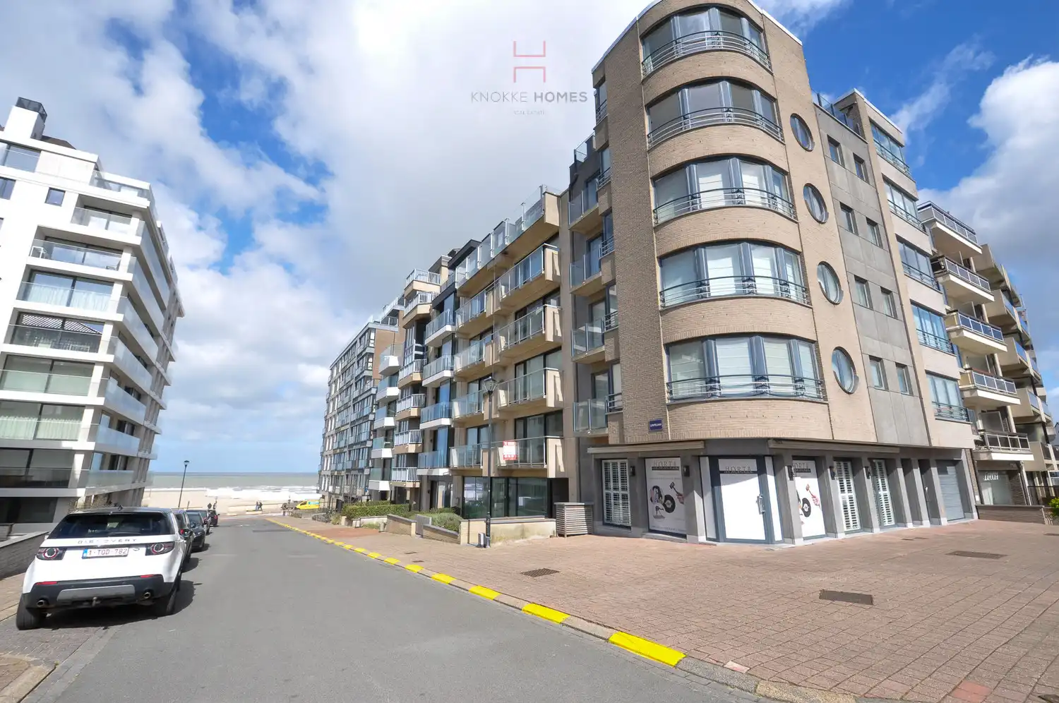 Gemeubeld appartement met zijdelings zeezicht in Duinbergen foto {{pictureIndex}}