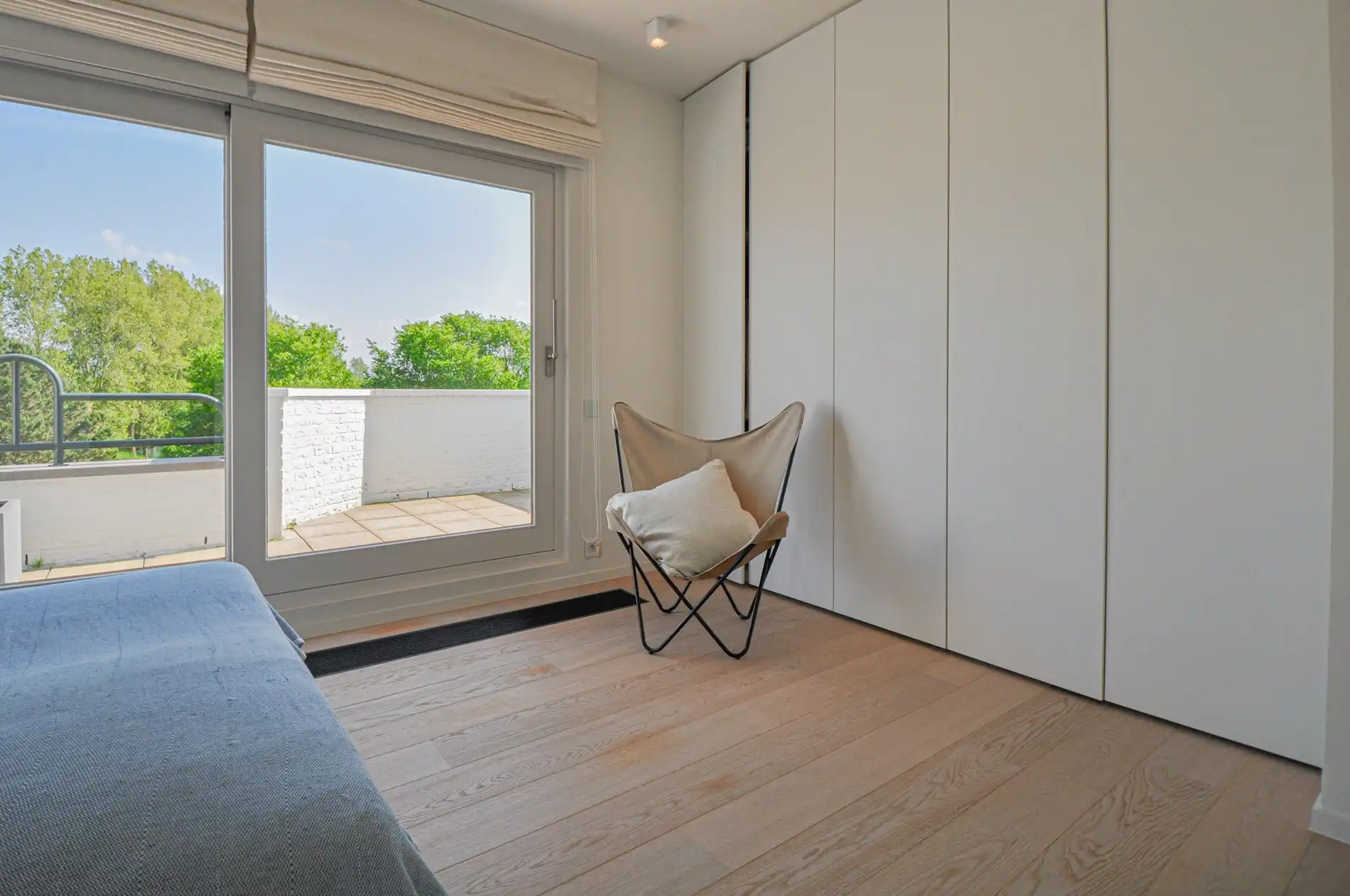 Subliem hoekappartement met ruime terrassen gelegen in het prestigieuze domein Tennis Garden. foto 30