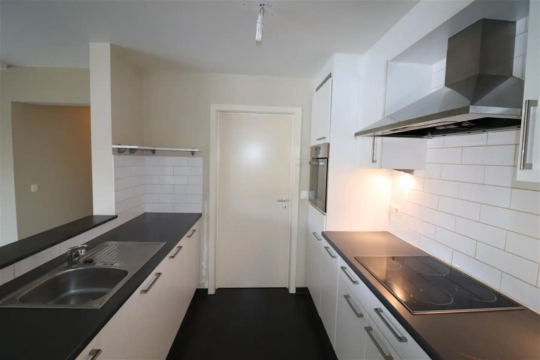 Recent appartement van ca 100 m² met ruim terras en garage. foto 4