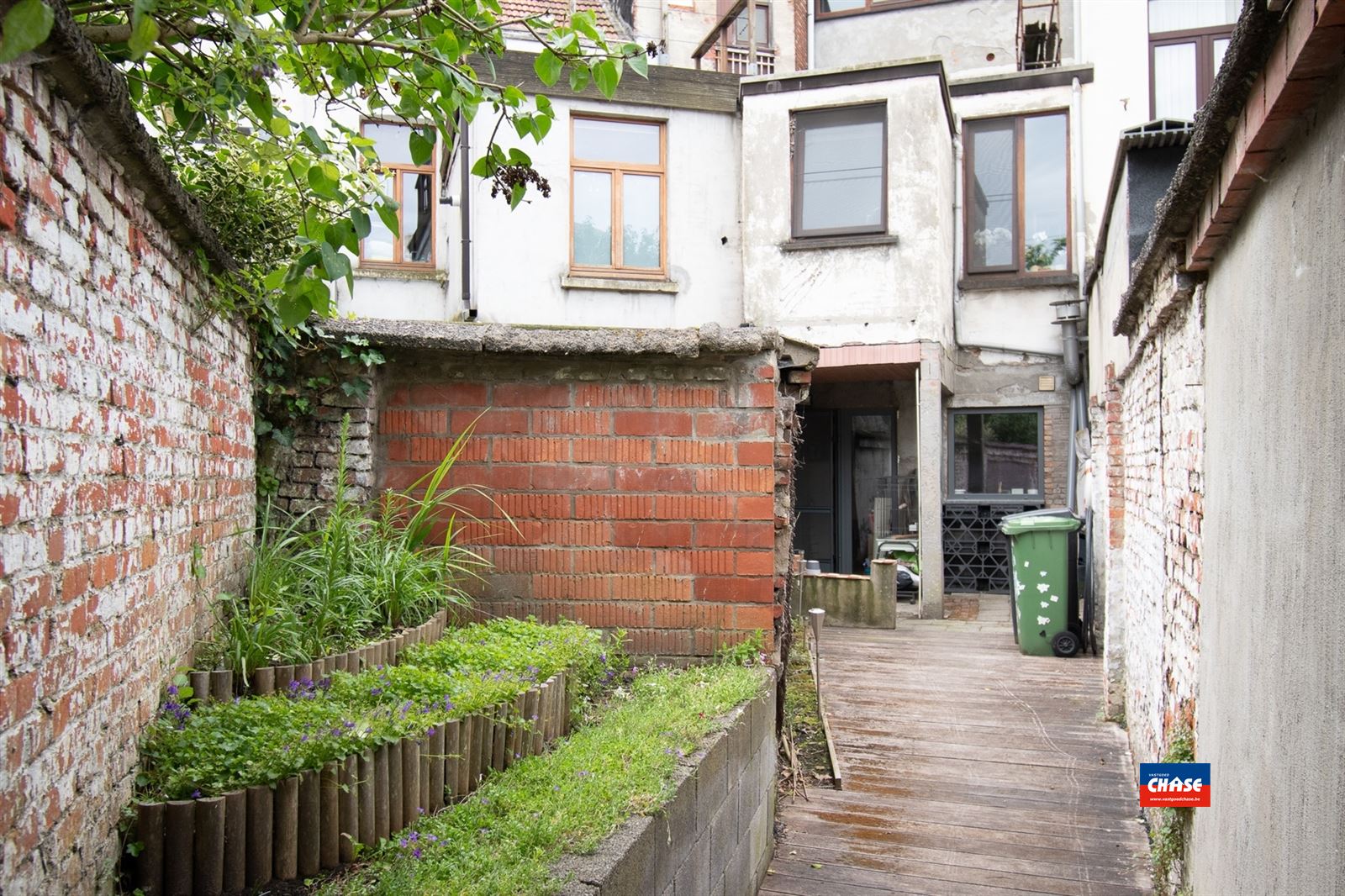 !!! VERKOCHT ONDER VOORWAARDEN !!! Rijwoning met 3 slaapkamers en tuin foto 8