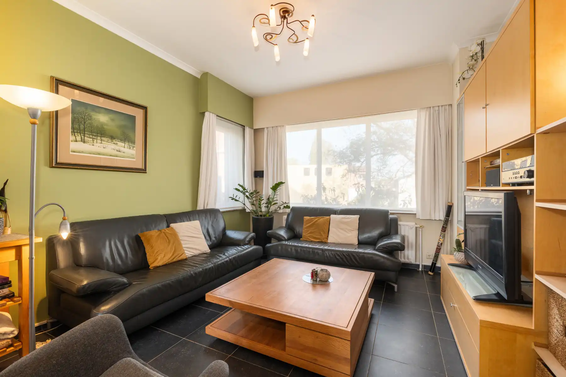 Woning met 4 slaapkamer, 2 badkamers en garage/atelier foto 6