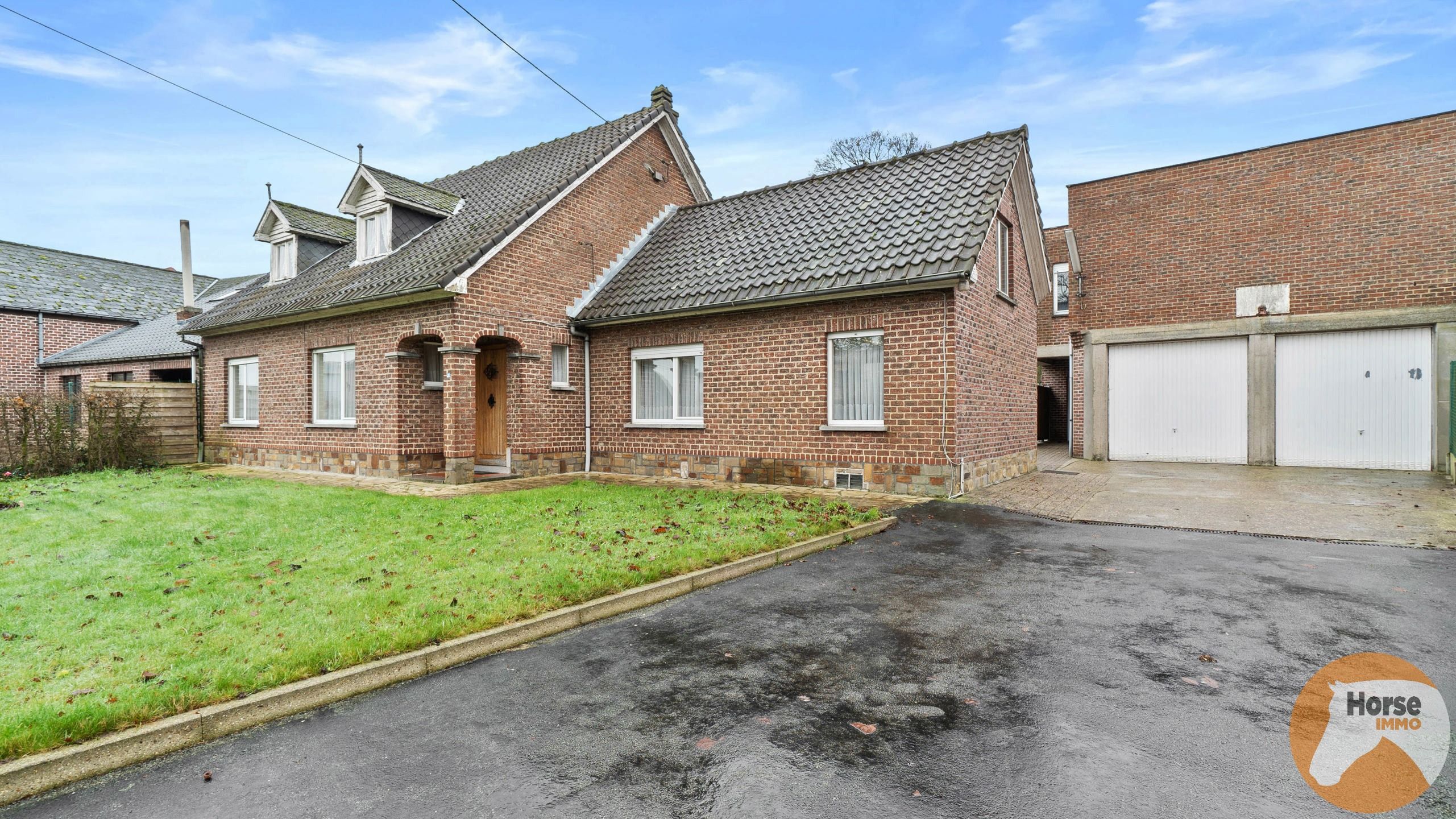 Hoofdfoto van de publicatie: OPWIJK - Woning met tal van mogelijkheden en loods 