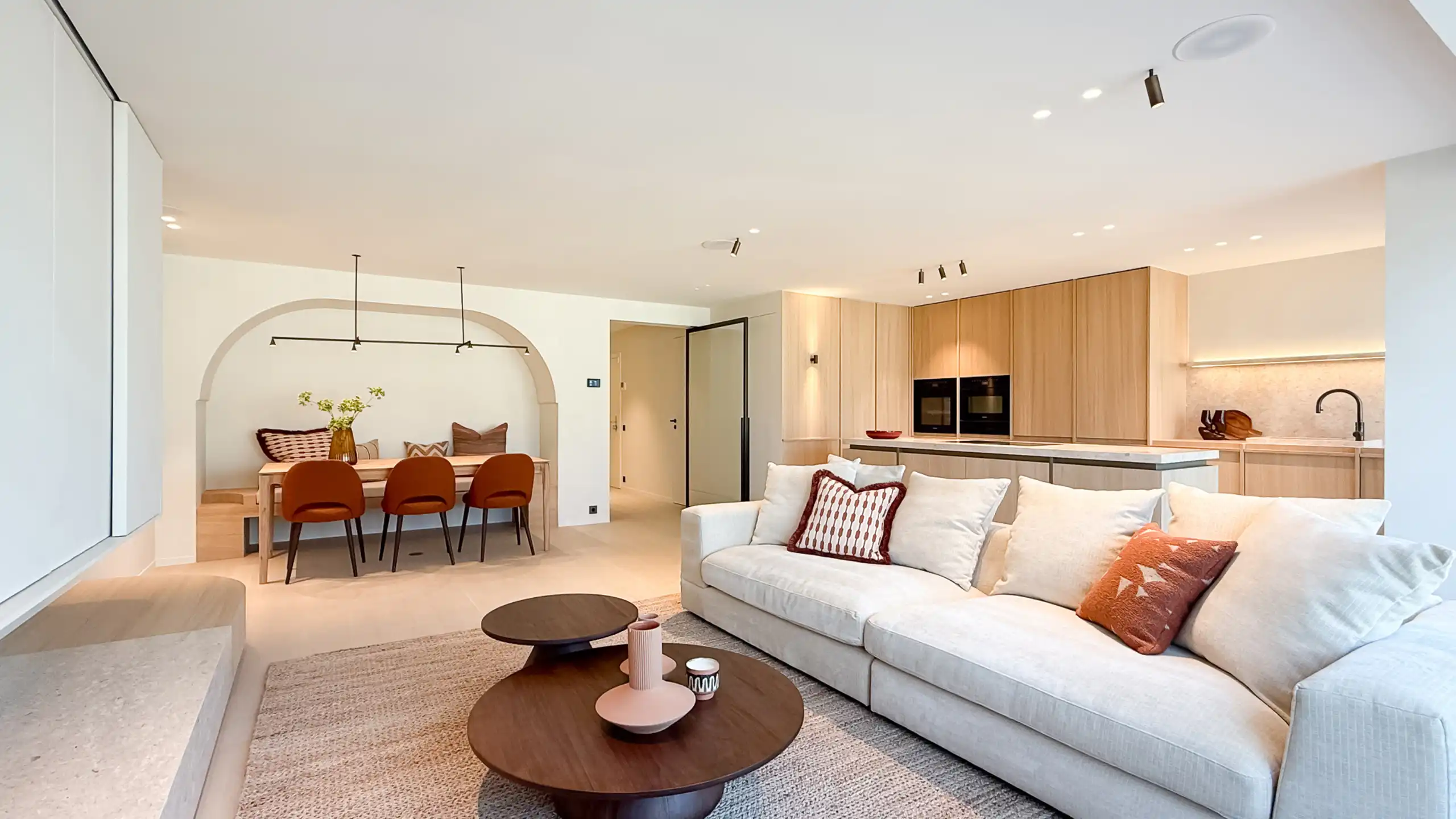 Volledig gerenoveerd appartement met zeezicht / Albertplein foto {{pictureIndex}}