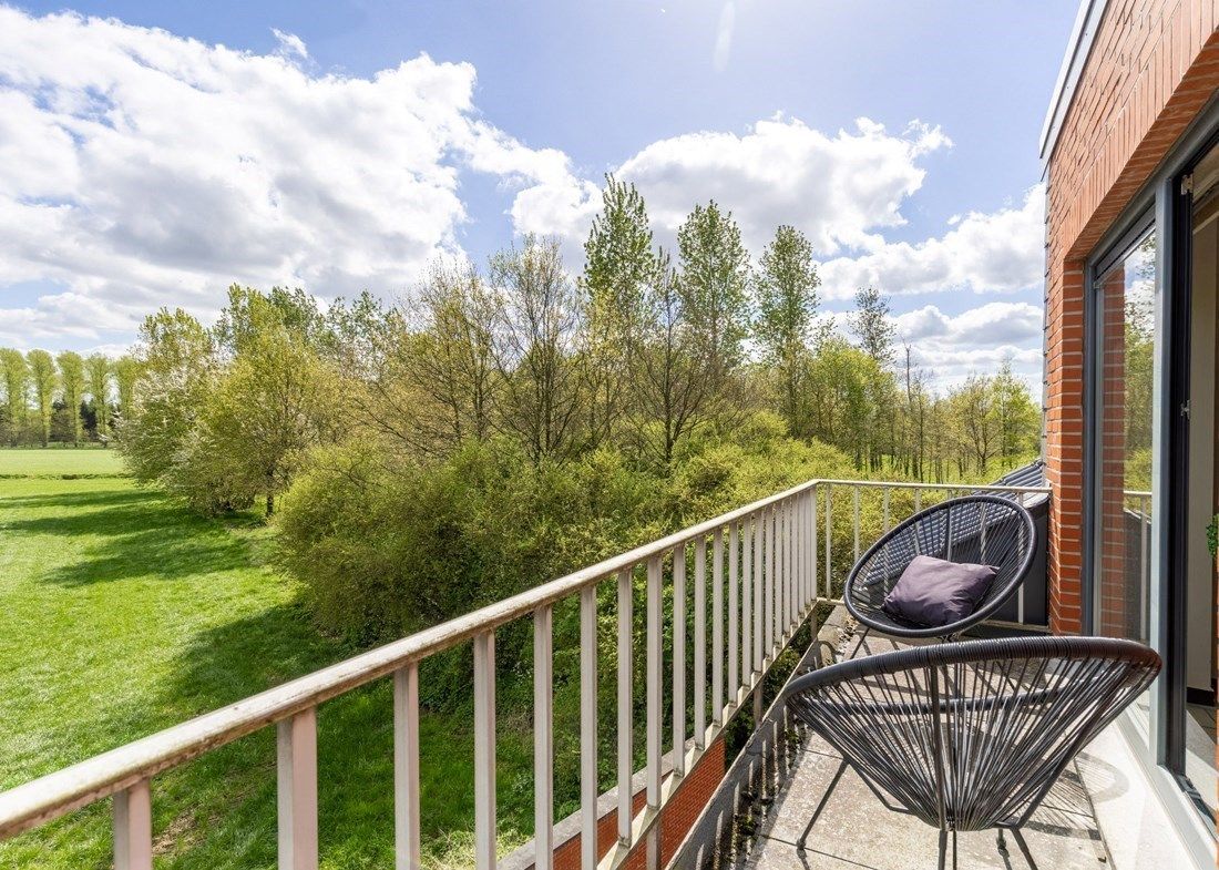 Instapklaar penthouse met 1 slaapkamer te Hasselt foto 2