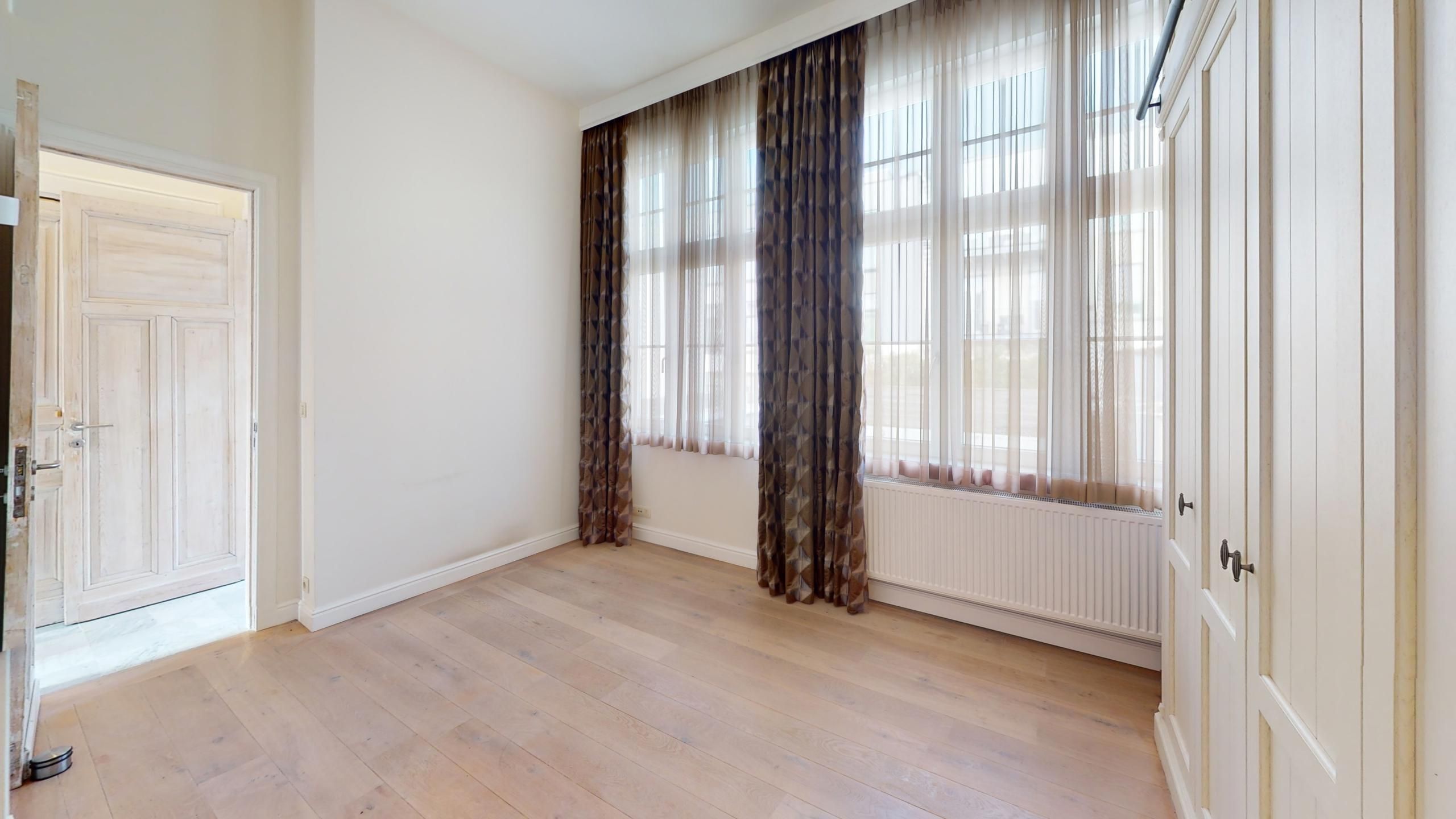 ANTWERPEN-CENTRUM - Gerenoveerde Stadsvilla in het hartje van de stad. foto 14