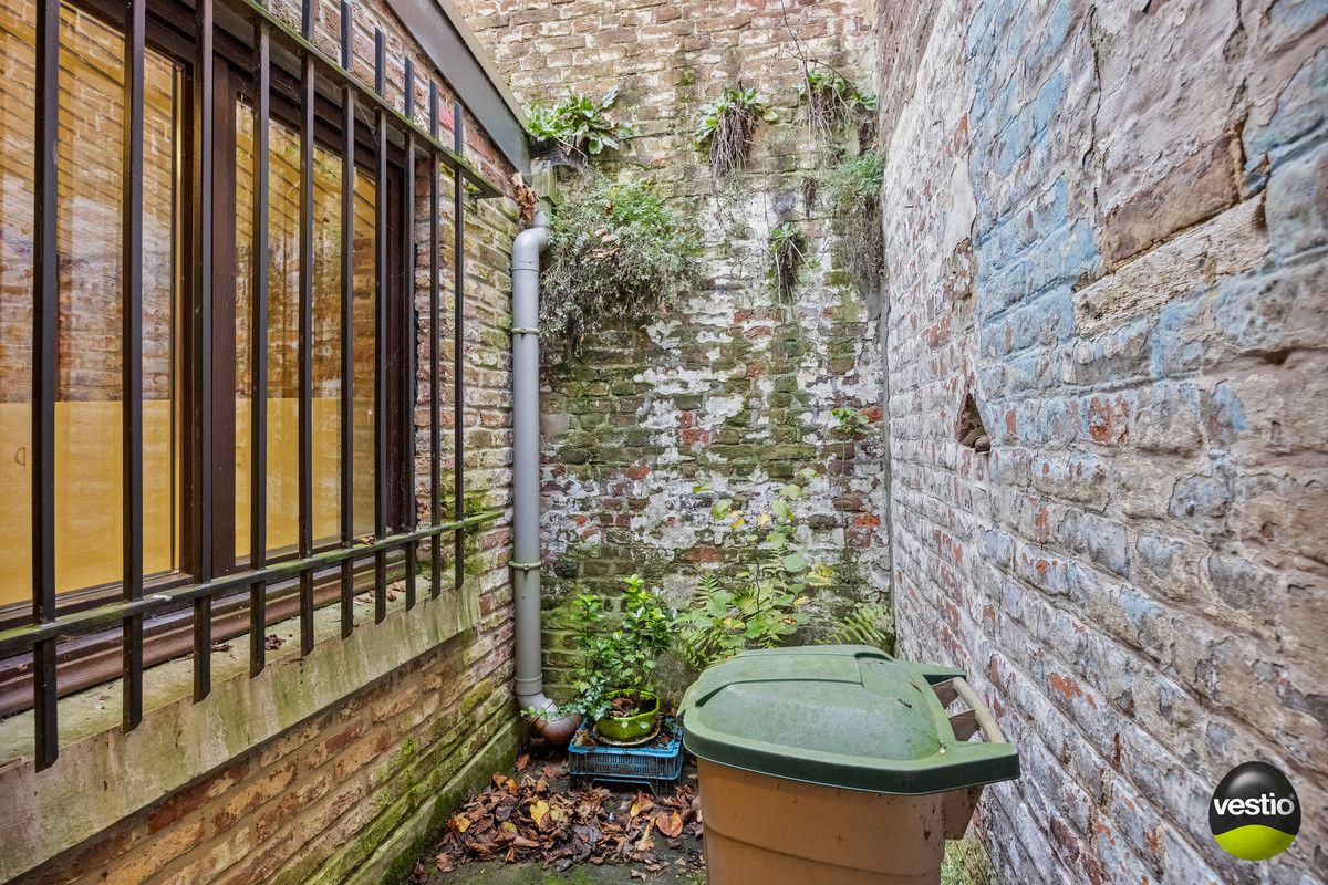 AUTHENTIEKE STIJLVOLLE HANDELSWONING IN CENTRUM TONGEREN. foto 11