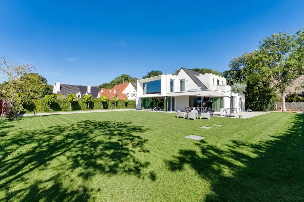Luxe villa langs de Duinbossen tussen De Haan en Wenduine foto 2