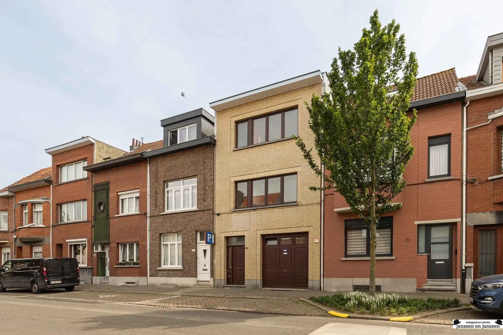 Te renoveren woning met 6à8 slaapkamers, garage en tuin! foto 2