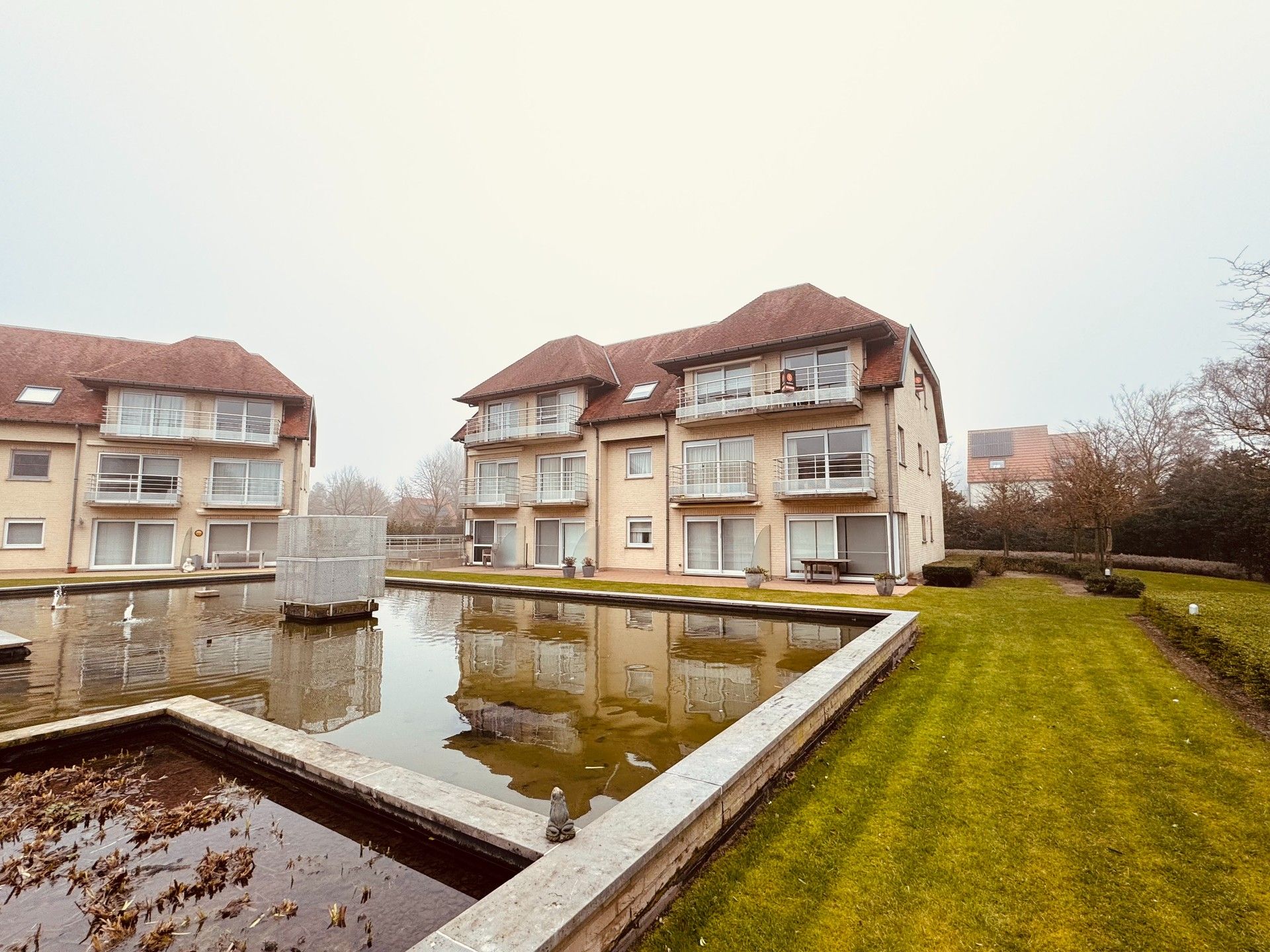 Heel verzorgd zongericht appartement te koop met twee slaapkamers  te De Haan. foto 12