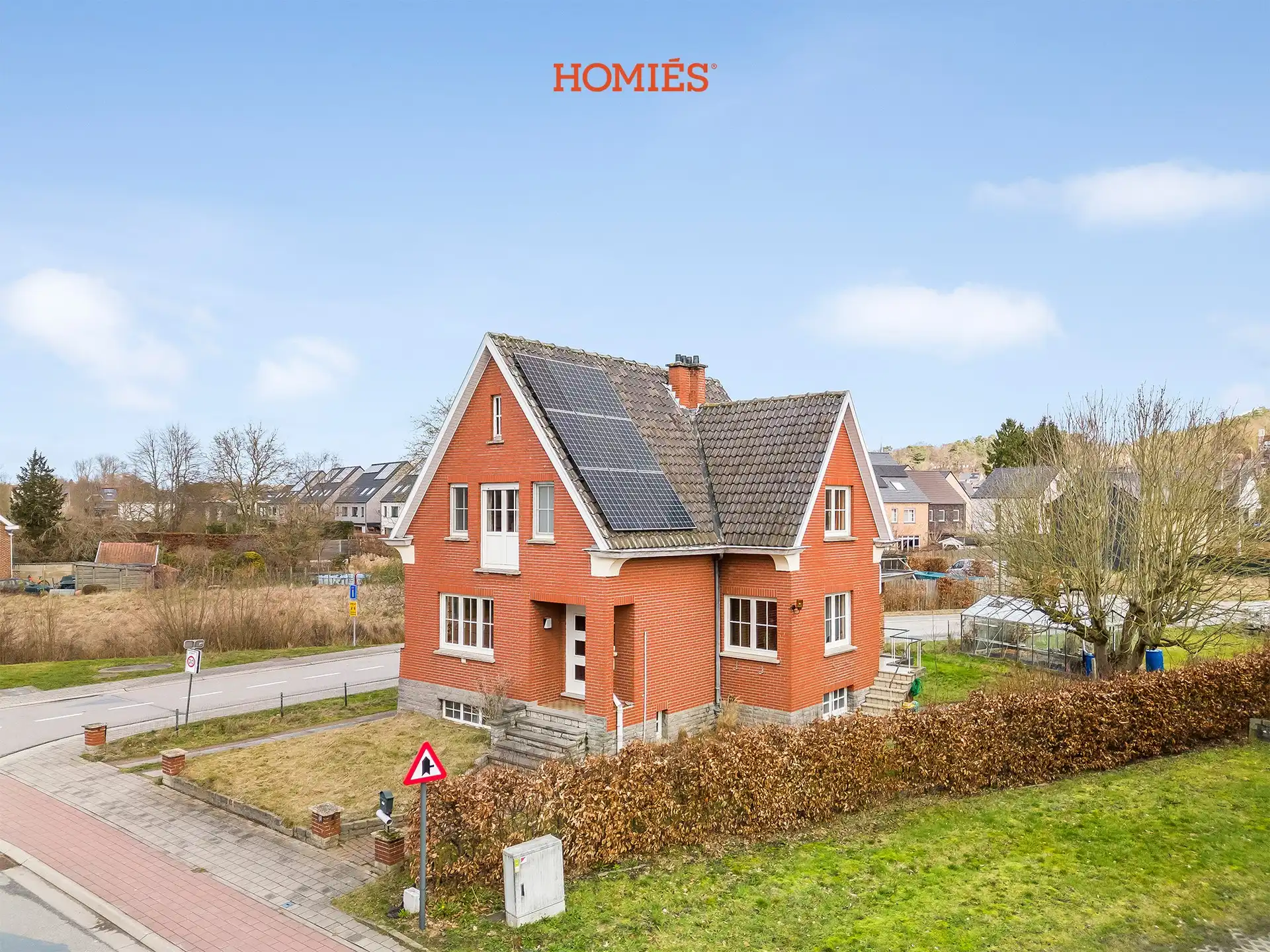 Hoofdfoto van de publicatie: Te renoveren woning met potentieel in Sint-Joris-Weert