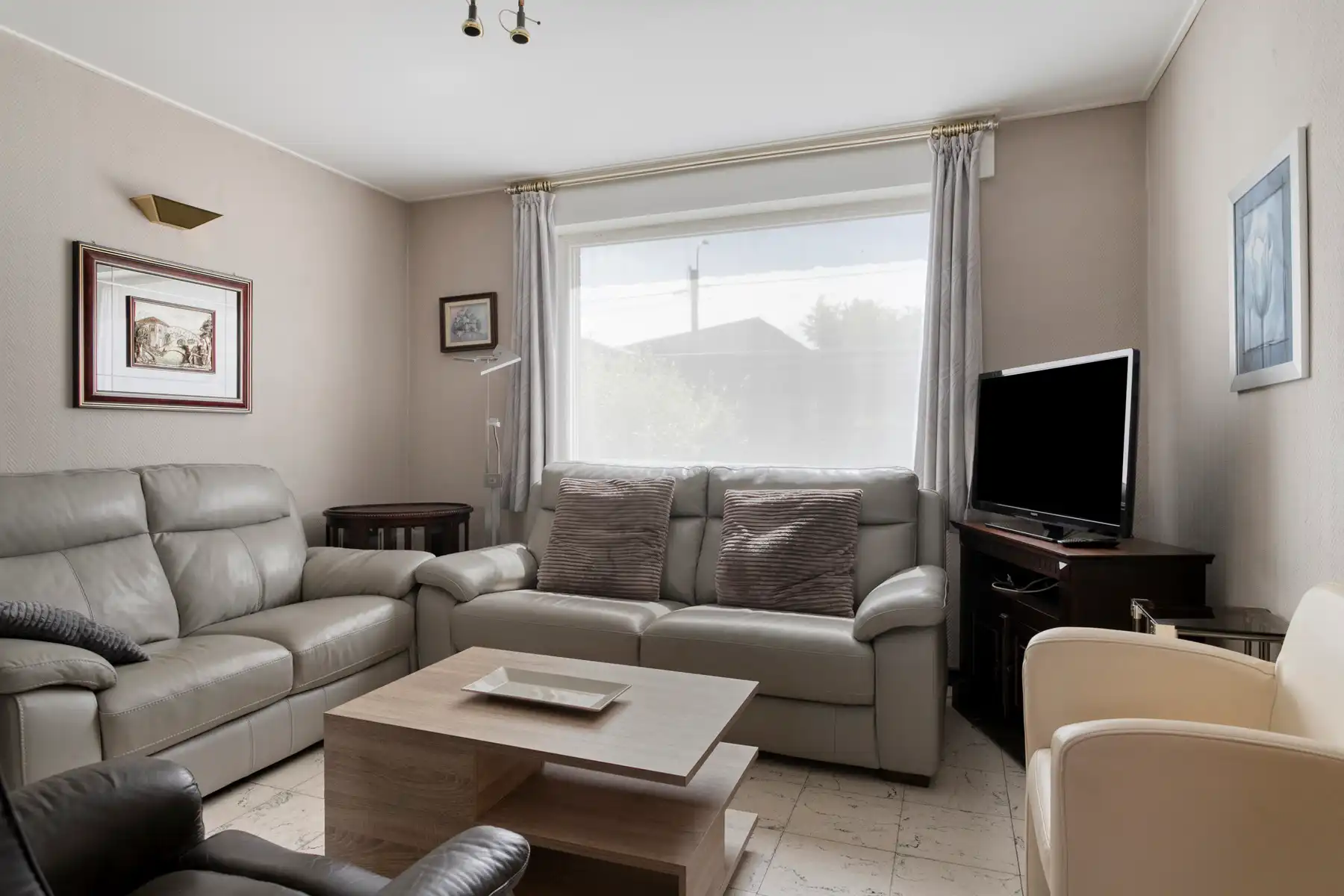Goedegelegen woning met tuin en garage!!! foto 4