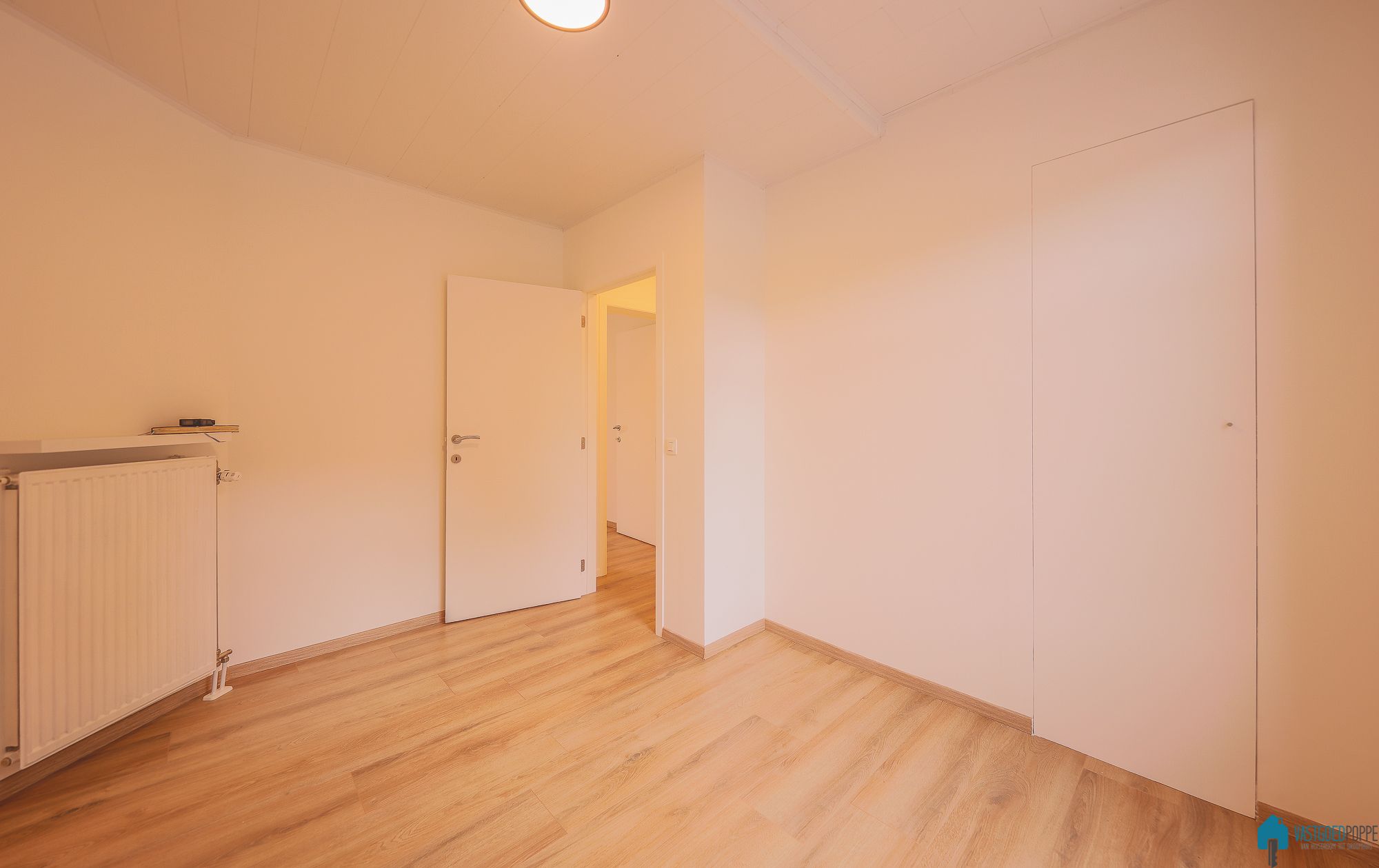 Gerenoveerde ééngezinswoning met koer foto 13