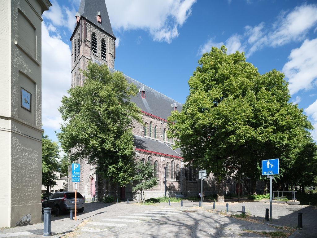 Ruim 2-slaapkamerappartement met zonnig terras in de Sint-Machariuswijk foto 2
