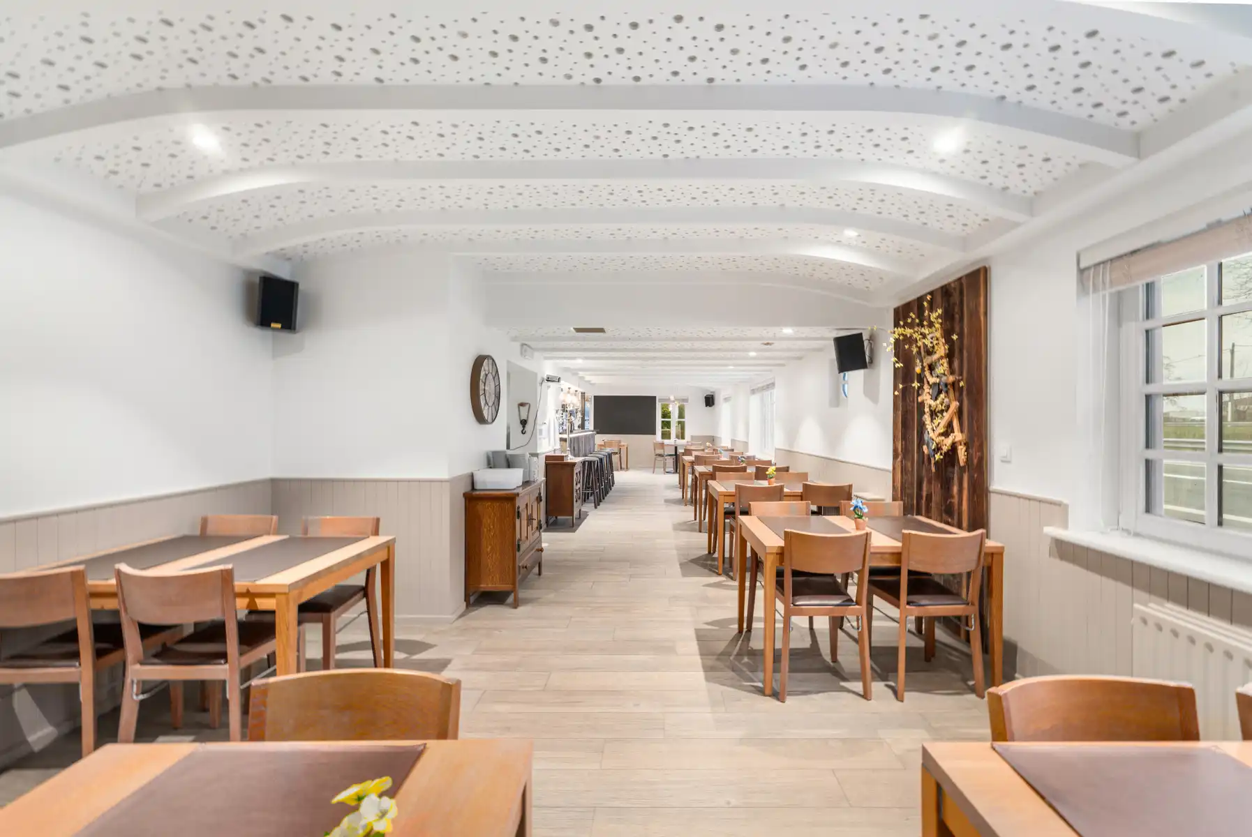 Karaktervol handelspand met woonst in Wulpen foto 3