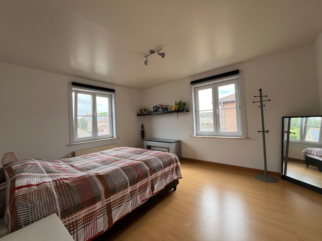 Instapklare woning met 3 slaapkamers en garage foto 9