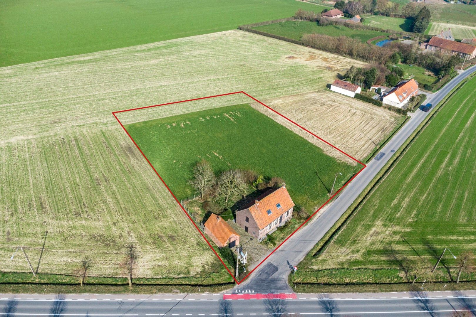 Ruim perceel met prachtig verzicht foto {{pictureIndex}}