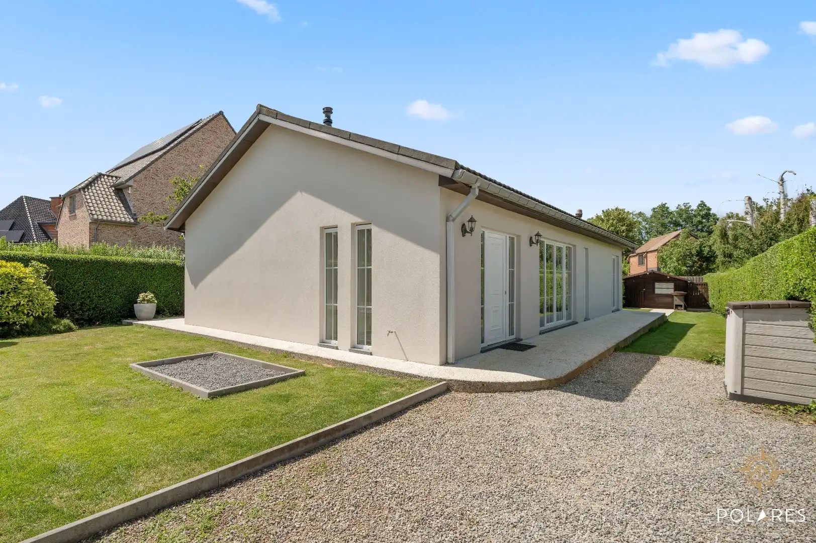 Volledig gerenoveerde moderne bungalow met zwembad – 100% instapklaar! foto 4